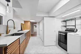 6618 N Lightfoot Ave, Chicago, IL 60646 - Photo 36