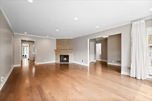 6618 N Lightfoot Ave, Chicago, IL 60646 - Photo 12