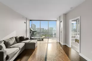 1901 S Calumet Ave, Chicago, IL 60616 - Photo 10