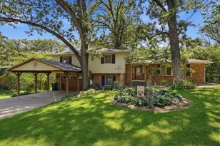 4 Timberlane Dr, Geneseo, IL 61254 - Photo 2