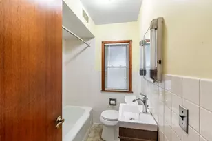 27 Pleasant Ave, Highwood, IL 60040 - Photo 10