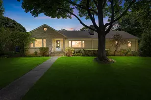 27 Pleasant Ave, Highwood, IL 60040 - Photo 2