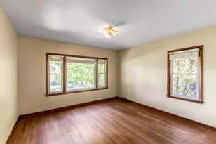 27 Pleasant Ave, Highwood, IL 60040 - Photo 8