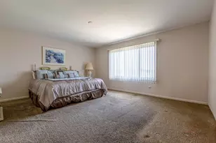 351 Town Pl Cir, Buffalo Grove, IL 60089 - Photo 18