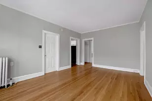 1239 W Greenleaf Ave, Chicago, IL 60626 - Photo 4