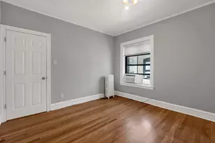 1239 W Greenleaf Ave, Chicago, IL 60626 - Photo 10
