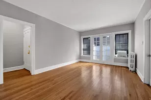 1239 W Greenleaf Ave, Chicago, IL 60626 - Photo 2