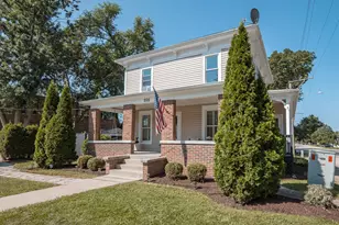205 Main St, Sugar Grove, IL 60554 - Photo 1