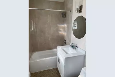 7846 S Saint Lawrence Avenue, Chicago, IL 60619 - Photo 4
