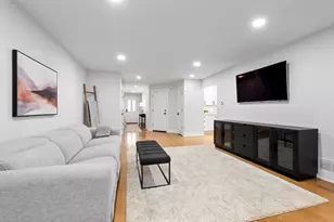 11145 Indian Woods Dr, Indian Head Park, IL 60525 - Photo 8