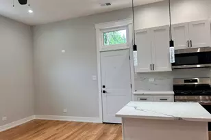 4119 W Montrose Ave, Chicago, IL 60641 - Photo 2
