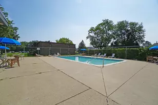 1101 Pleasant Run Dr, Wheeling, IL 60090 - Photo 20
