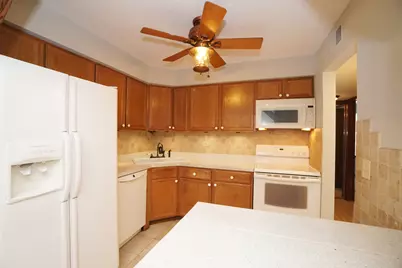 1101 Pleasant Run Drive #1014, Wheeling, IL 60090 - Photo 6