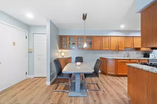 1617 N Windsor Dr, Arlington Heights, IL 60004 - Photo 8