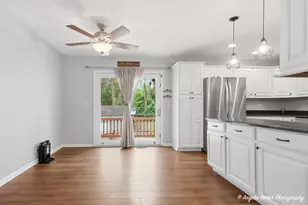 1011 Washington Ave, Wauconda, IL 60084 - Photo 8