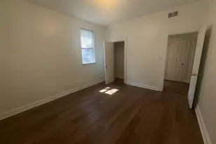 2000 W Jarvis Ave, Chicago, IL 60645 - Photo 12