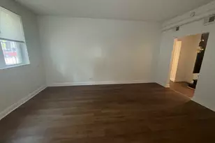 2000 W Jarvis Ave, Chicago, IL 60645 - Photo 4