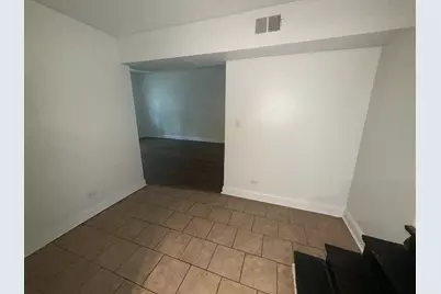 2000 W Jarvis Avenue #G, Chicago, IL 60645 - Photo 8