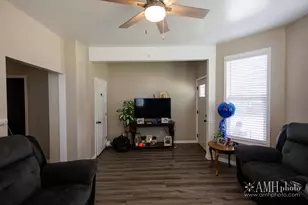 327 E Indiana St, Momence, IL 60954 - Photo 10