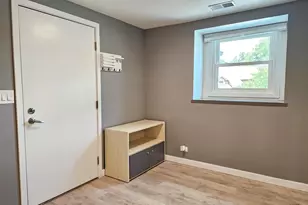 183 Grove Ave, Des Plaines, IL 60016 - Photo 2