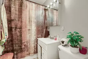 7133 N Damen Ave, Chicago, IL 60645 - Photo 14