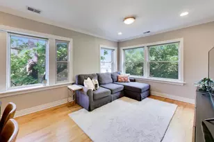 3557 N Hamilton Ave, Chicago, IL 60618 - Photo 2