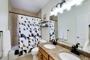 3557 N Hamilton Ave, Chicago, IL 60618 - Photo 16