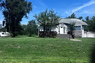 211 W 1st St S, Clarence, IL 60960 - Photo 2