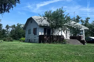 211 W 1st St S, Clarence, IL 60960 - Photo 4