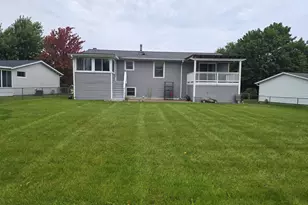 4003 Franklin St, Zion, IL 60099 - Photo 2