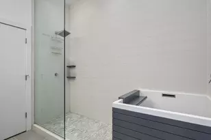 758 N Larrabee St, Chicago, IL 60654 - Photo 14