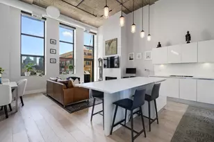 758 N Larrabee St, Chicago, IL 60654 - Photo 2