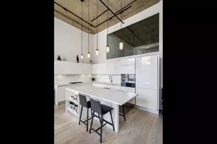 758 N Larrabee St, Chicago, IL 60654 - Photo 6