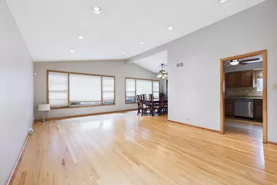 5007 Golf Road, Skokie, IL 60077 - Photo 2
