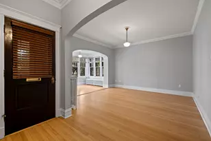 1335 W Thorndale Ave, Chicago, IL 60660 - Photo 2