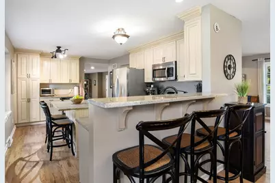 [Address not provided], Downers Grove, IL 60515 - Photo 8