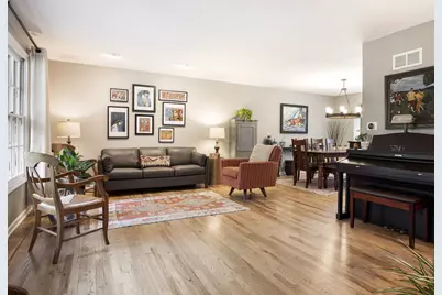 [Address not provided], Downers Grove, IL 60515 - Photo 4