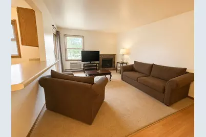 4316 W Shamrock Lane #2D, McHenry, IL 60050 - Photo 2