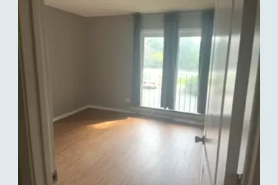 203 N Waters Edge Drive #202, Glendale Heights, IL 60139 - Photo 4