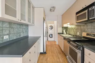 4170 N Marine Dr, Chicago, IL 60613 - Photo 6