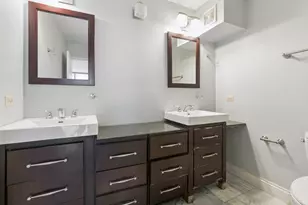 4170 N Marine Dr, Chicago, IL 60613 - Photo 10