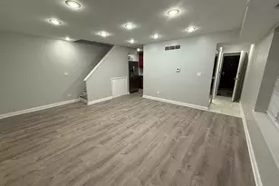 744 W Gordon Terrace, Chicago, IL 60613 - Photo 4