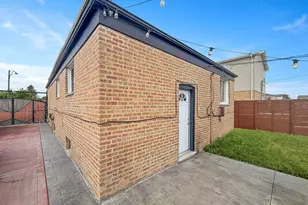 8201 S Komensky Ave, Chicago, IL 60652 - Photo 24