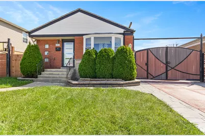 8201 S Komensky Avenue, Chicago, IL 60652 - Photo 1