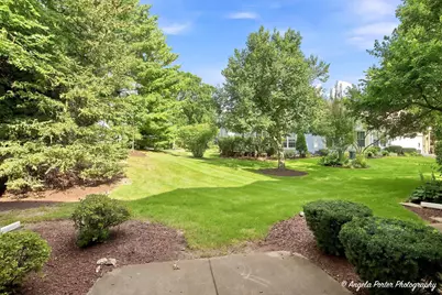 327 Cimarron Road #327, Lombard, IL 60148 - Photo 4