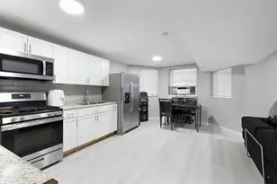 4018 W Oakdale Ave, Chicago, IL 60641 - Photo 14