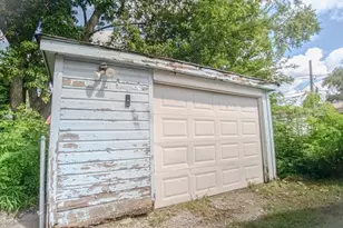 250 E 143rd St, Dolton, IL 60419 - Photo 18