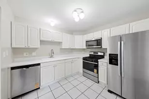 1922 Heron Ave, Schaumburg, IL 60193 - Photo 4