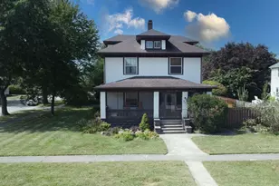 301 N 3rd St, Watseka, IL 60970 - Photo 1