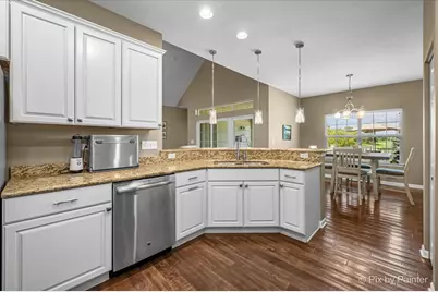 4780 Coyote Lakes Circle, Lake in the Hills, IL 60156 - Photo 8